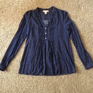 Long sleeve patterned top